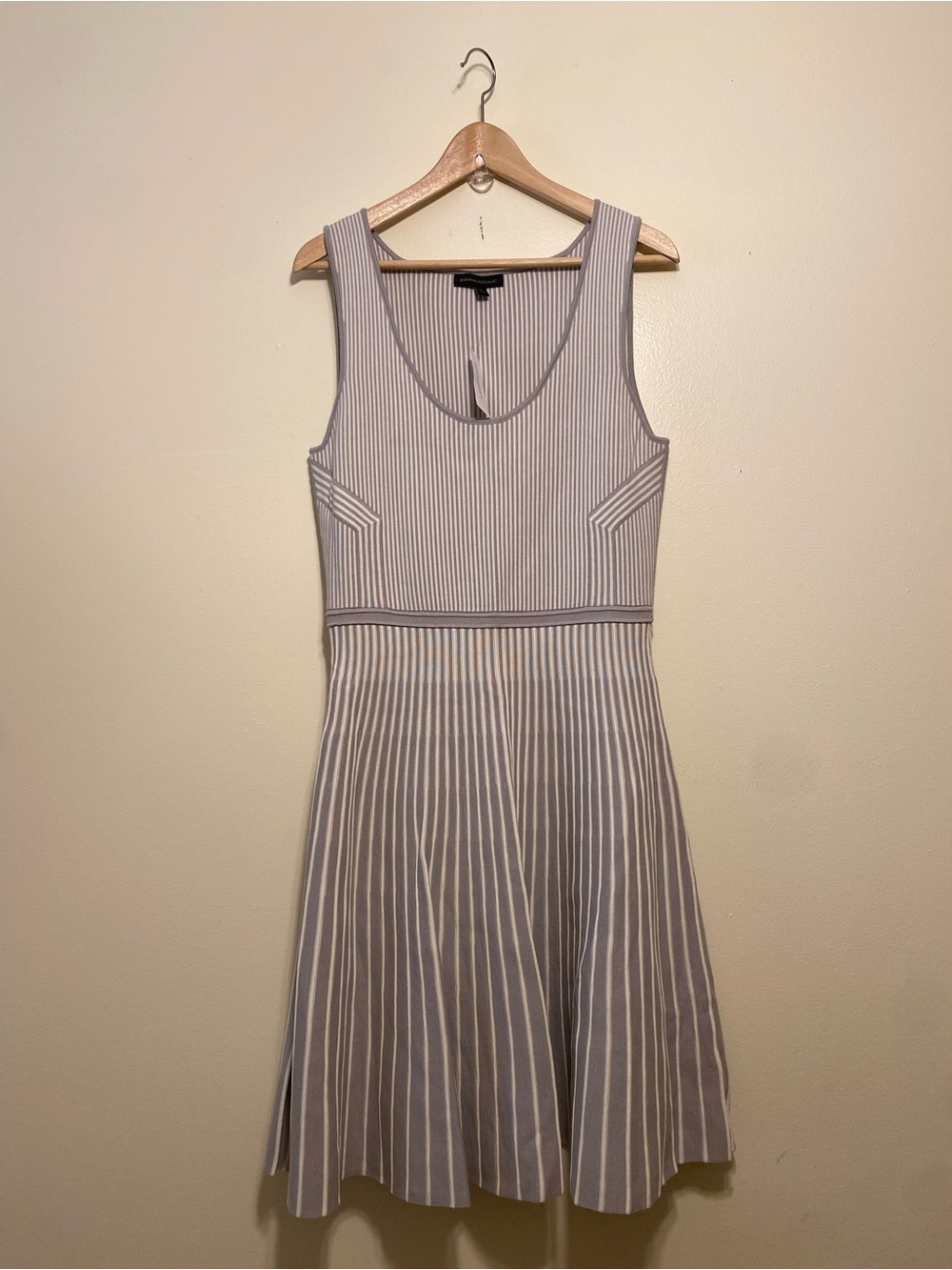 Banana Republic Sleeveless Striped Mini Dress - Light Gray/White. Size L . New